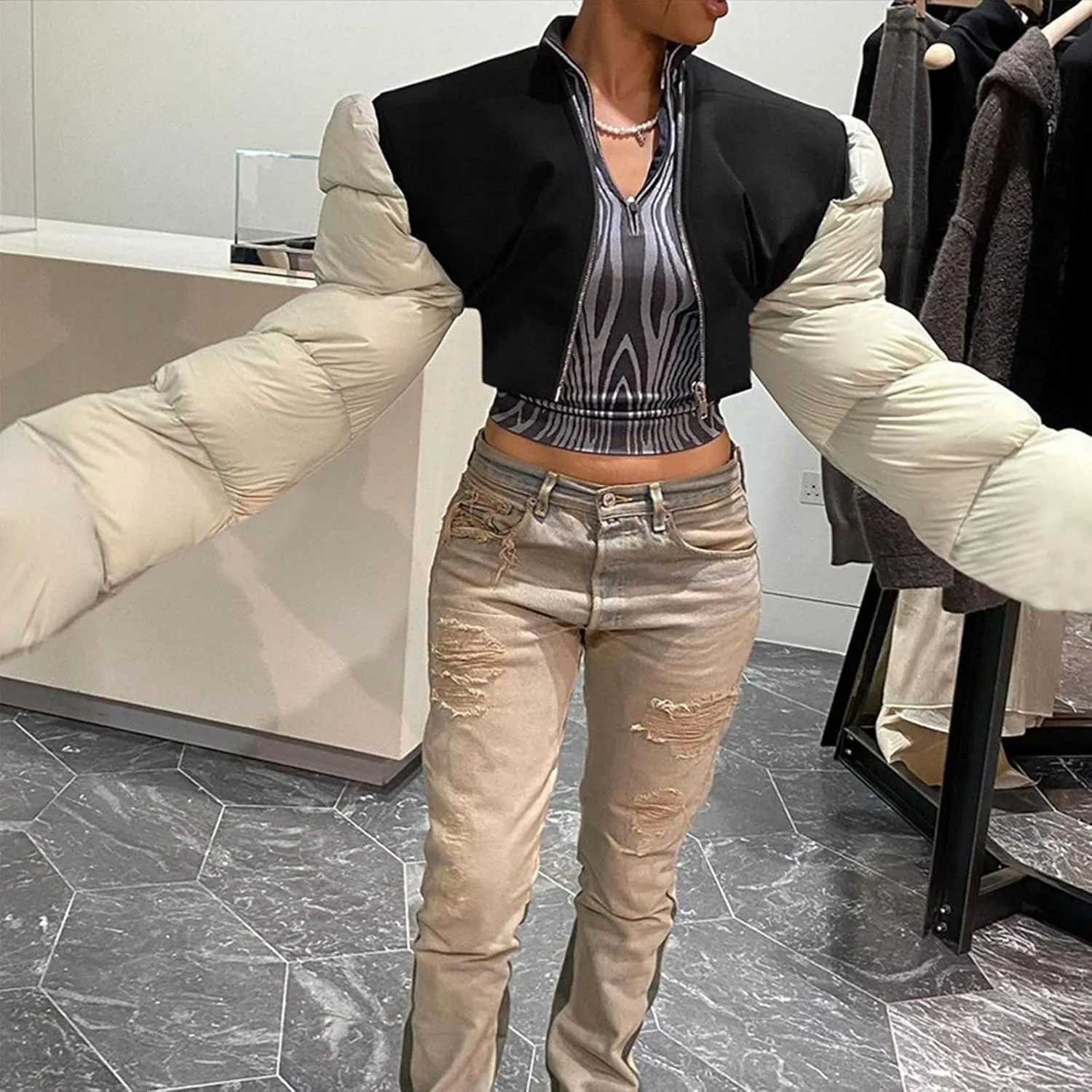 DASAYO Women's Puffy Long Sleeve Zip Cropped Puffer Jacket Color Block Quilted Puffy Down Coat Slouchy Winter Outwear Trendy