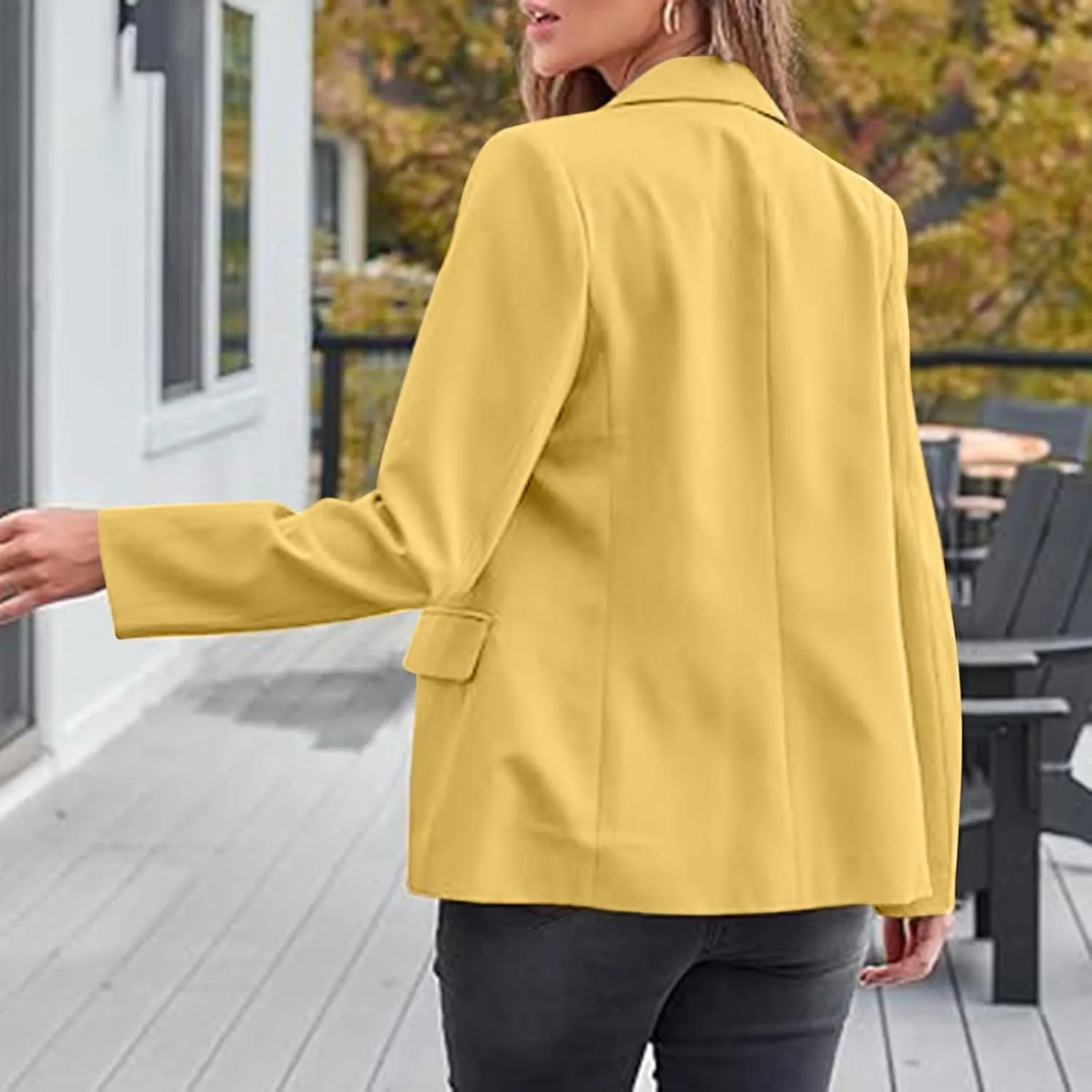 Loose Blazers for Women Fall Lightweight Business Casual Outfits Long Sleeve Button Up Suit Jackets with Pockets