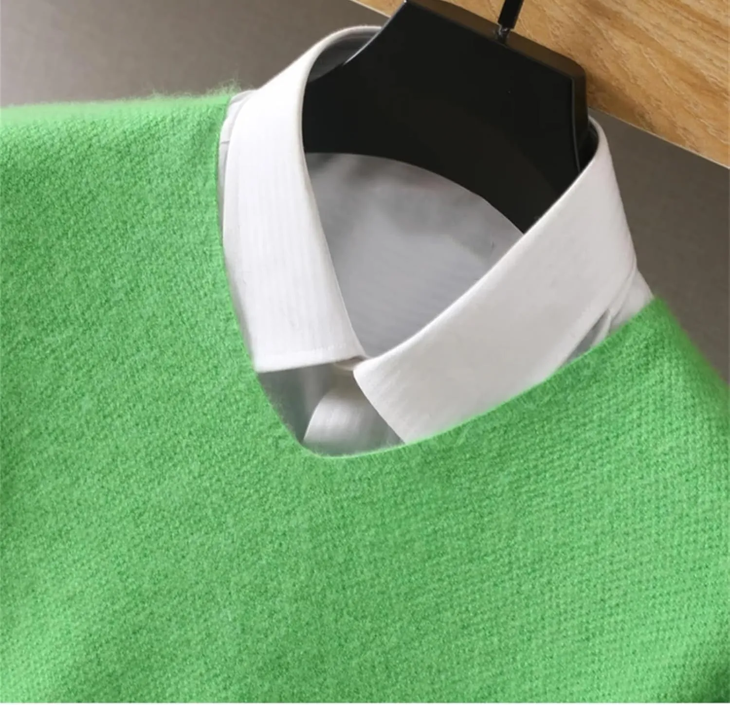 Men's Winter Basic V-Neck Sweater Long Sleeve Knit Pullover Sweaters Soft Lightweight Casual Tops