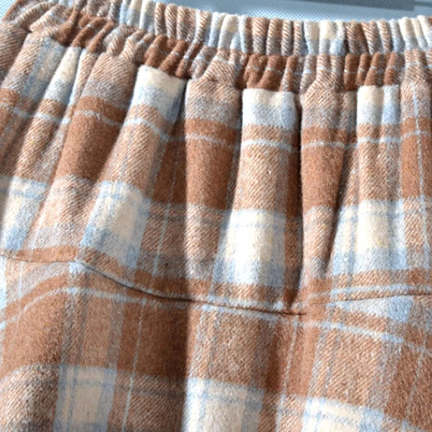 Women's Plaid Woolen A-Line Skirts Elastic High Waist Tiered Ruffle Midi Skirts Vintage Casual Pleated Swing Skirt